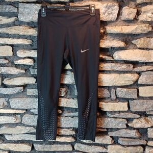 Women's Nike Training running workout capri leggings sz small